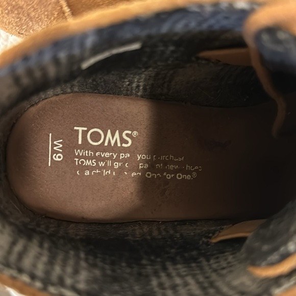TOMS - Picture 4 of 4